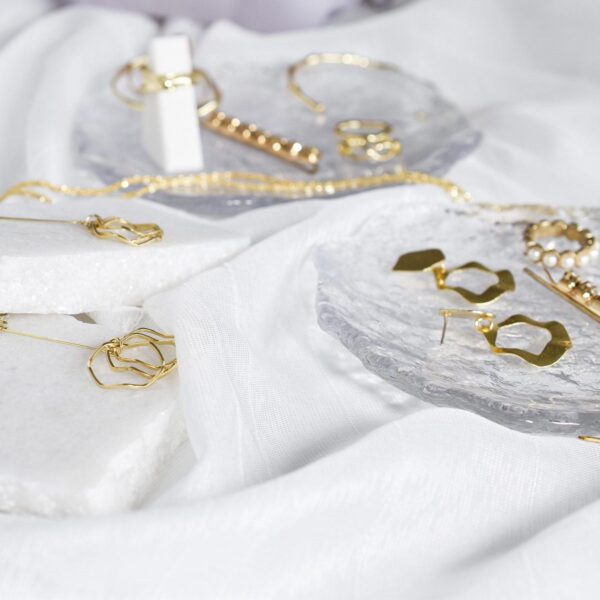 Luxury Crystal Glass Jewelry Display Tray | Natural Edge Showcase Plate